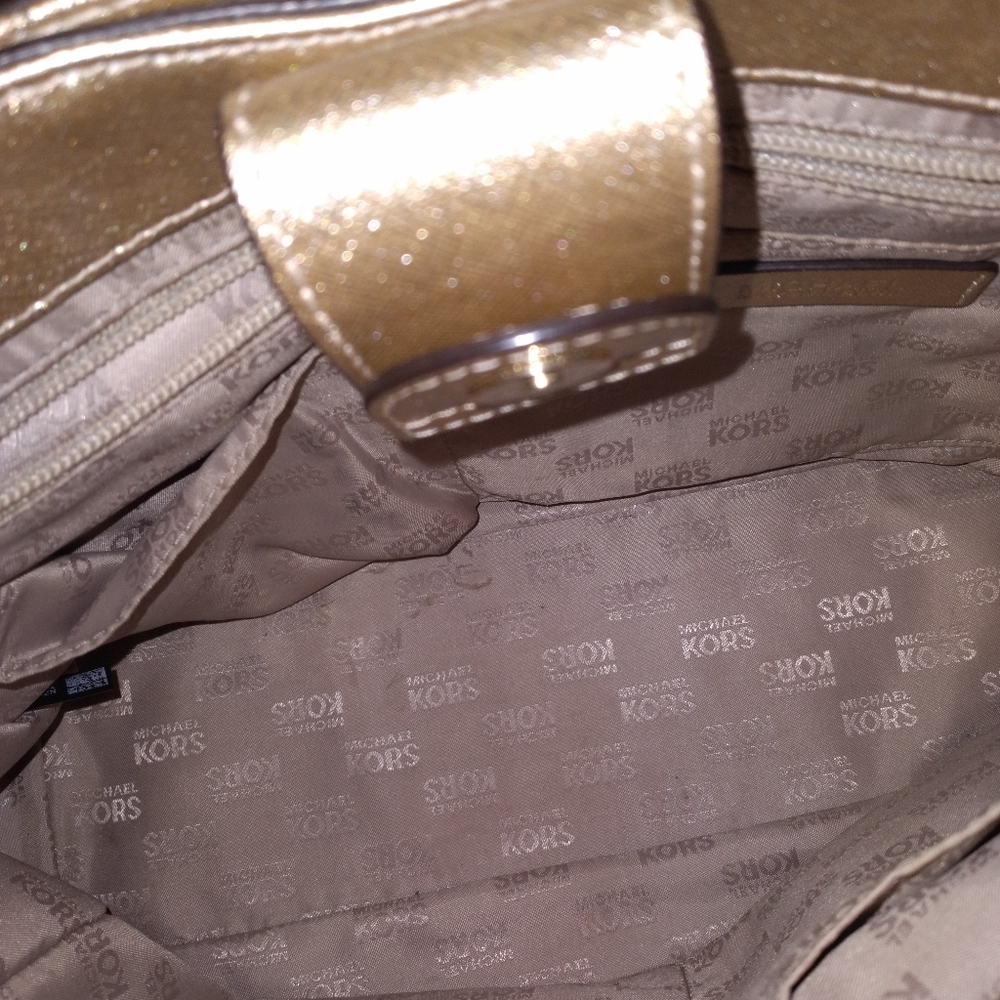 🔇 Sale $30 Michael Kors Purse - Picture 6 of 16